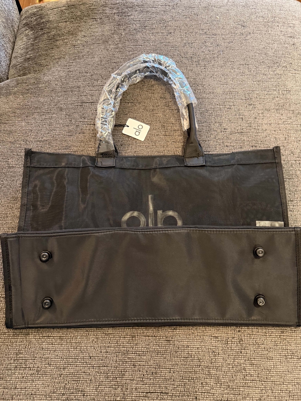 ALO Yoga Black Mesh Tote, Gym, Beach Bag - Picture 8 of 9